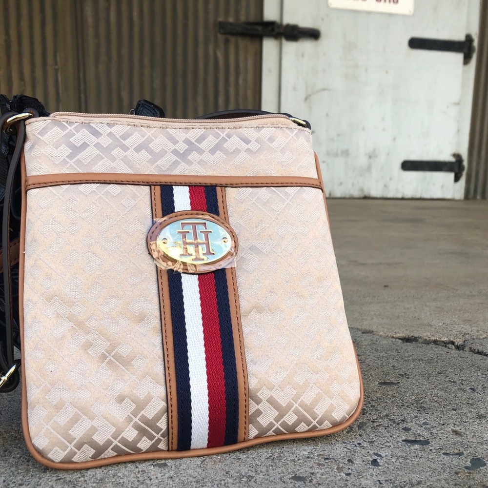 NEW Tommy Hilfiger ⚡️ Crossbody Bag